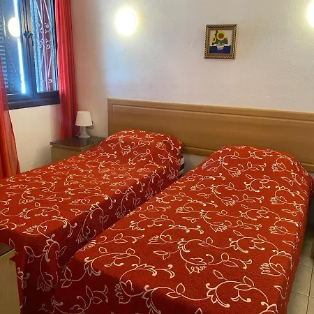 アパート Self Catering Lovely Ground Floor 1 Bed Apartment 5A1, Los Cristianos, Tenerife ロスクリスティアーノス