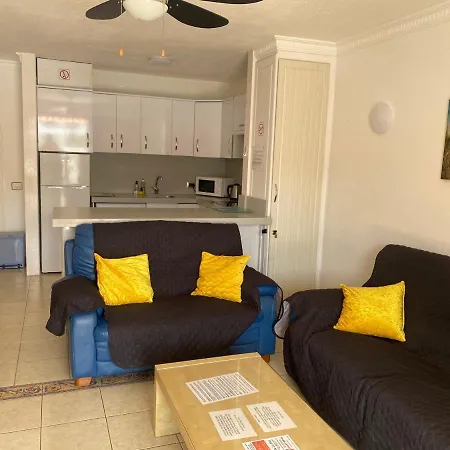 Self Catering Lovely Ground Floor 1 Bed Apartment 5A1, Los Cristianos, Tenerife *