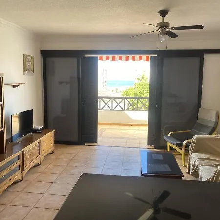 Self Catering Lovely Ground Floor 1 Bed Apartment 5A1, Los Cristianos, Tenerife アパート *