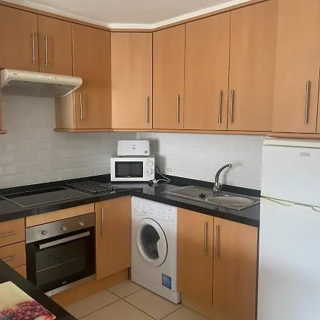 Lovely 1 Bed 5a1, Victoria Court 1, Cristianos, Tenerife Appartement *