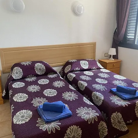 Self Catering Lovely Ground Floor 1 Bed Apartment 5A1, Los Cristianos, Tenerife