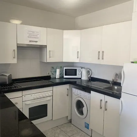 Self Catering Lovely Ground Floor 1 Bed Apartment 5A1, Los Cristianos, Tenerife アパート