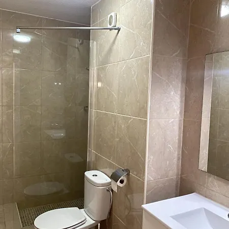 Self Catering Lovely Ground Floor 1 Bed Apartment 5A1, Los Cristianos, Tenerife *
